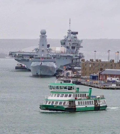 Gosport Ferry crossing Portsmouth Harbour photo courtesy of Steve Wenham